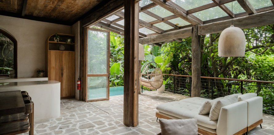 4 bedrooms House in Tumbak Bayuh, Mengwi, Badung, Bali (15766)