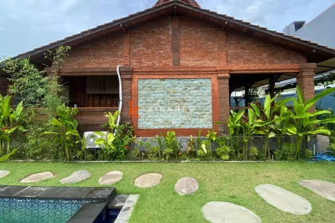 2 bedrooms Villa in Denpasar, Bali (13076)