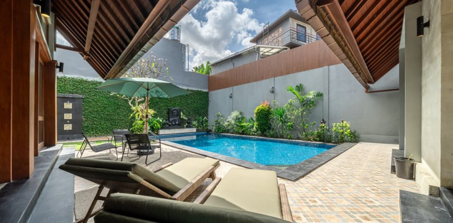 3 bedrooms Villa in Kerobokan, Badung, (9364)
