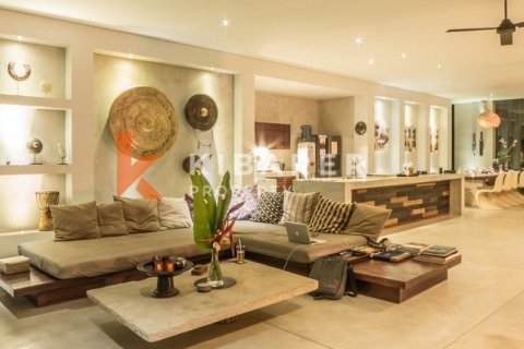 5 bedrooms Villa in Badung, Bali (13562) 3