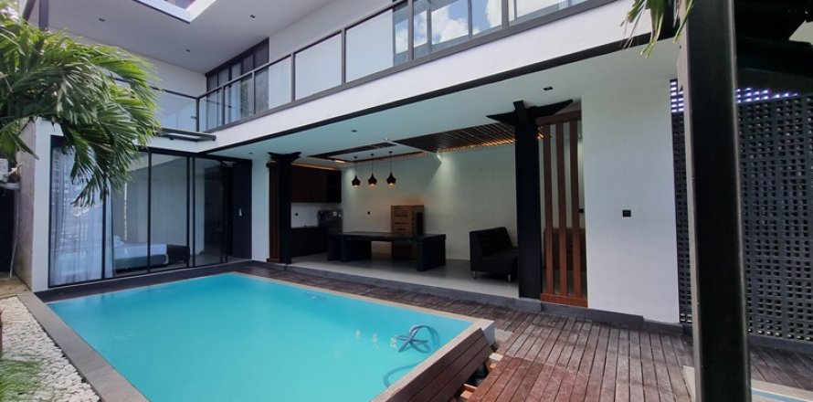 Вилла с 3 спальнями в Пекату, Бадунг,  (4246)