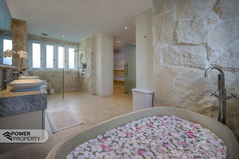 4 bedrooms Villa in Seminyak, Badung,  (9227) 14