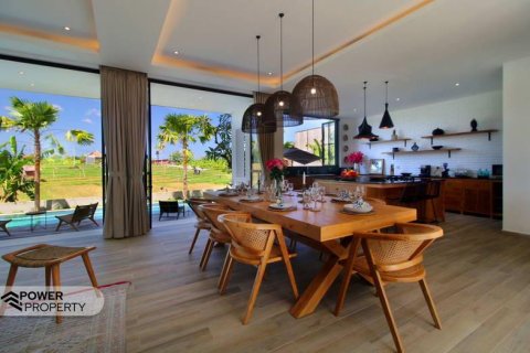 Вилла с 4 спальнями в Чангу, Бадунг, (9224) 4