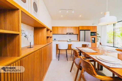 Вилла с 3 спальнями в Тампаксиринг, Гианьяр,  (9228) 22