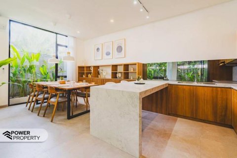 Вилла с 3 спальнями в Тампаксиринг, Гианьяр,  (9228) 28