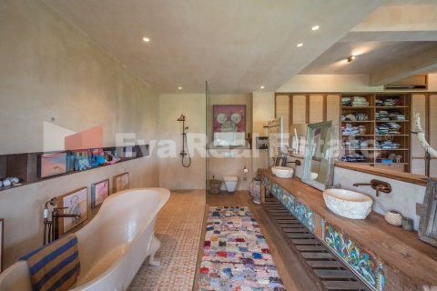 6 bedrooms Villa in Tumbak Bayuh, Mengwi, Badung, Bali (14776) 24