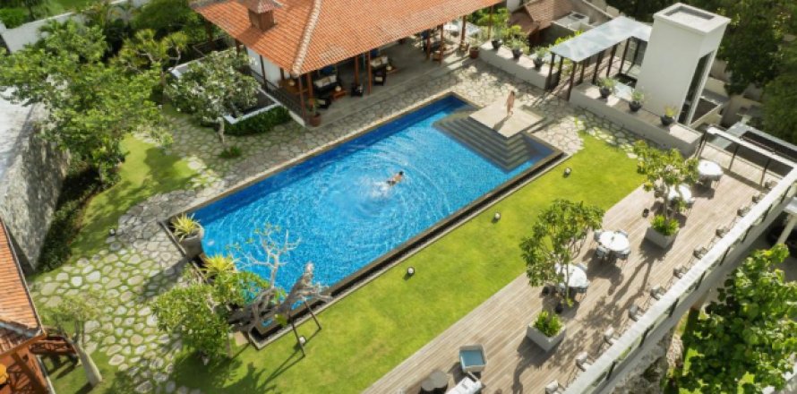 Вилла с 10 спальнями в Южная Кута, Бадунг,  (1578)