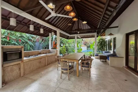4 bedrooms Villa in Badung, Bali (12583)