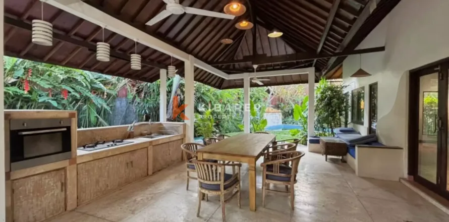 4 bedrooms Villa in Badung, Bali (12583)